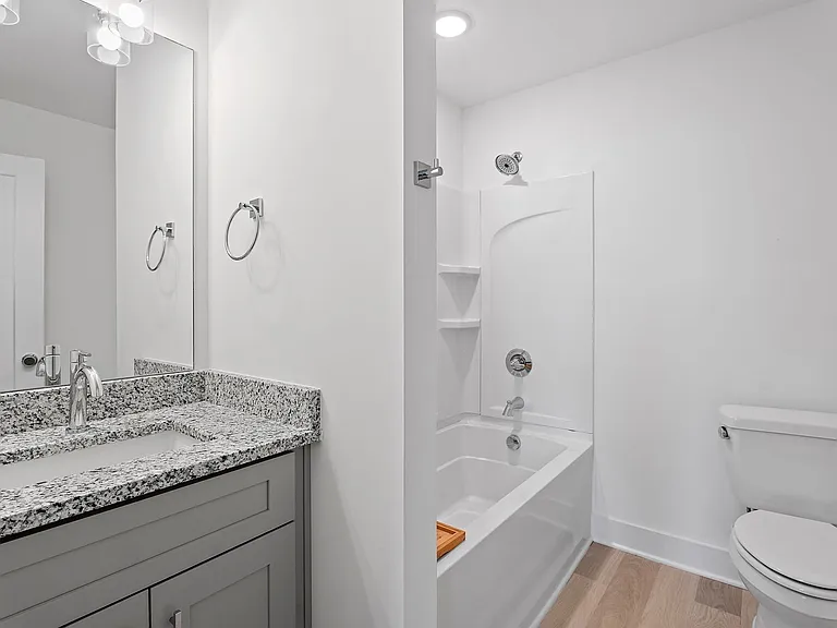 608 Markham St — Photo 17