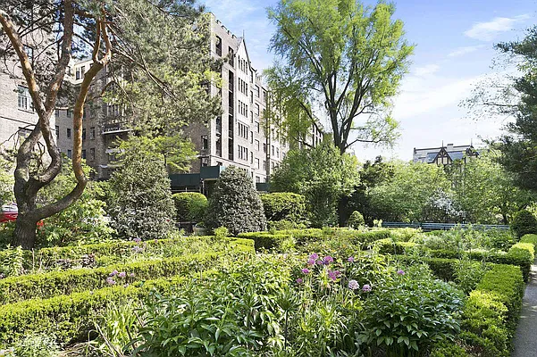 Sold by Corcoran | media 7