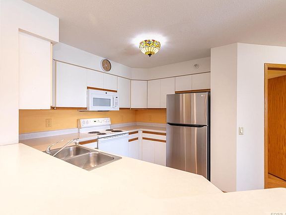 3rd image of 7203 Mid Town Road #305