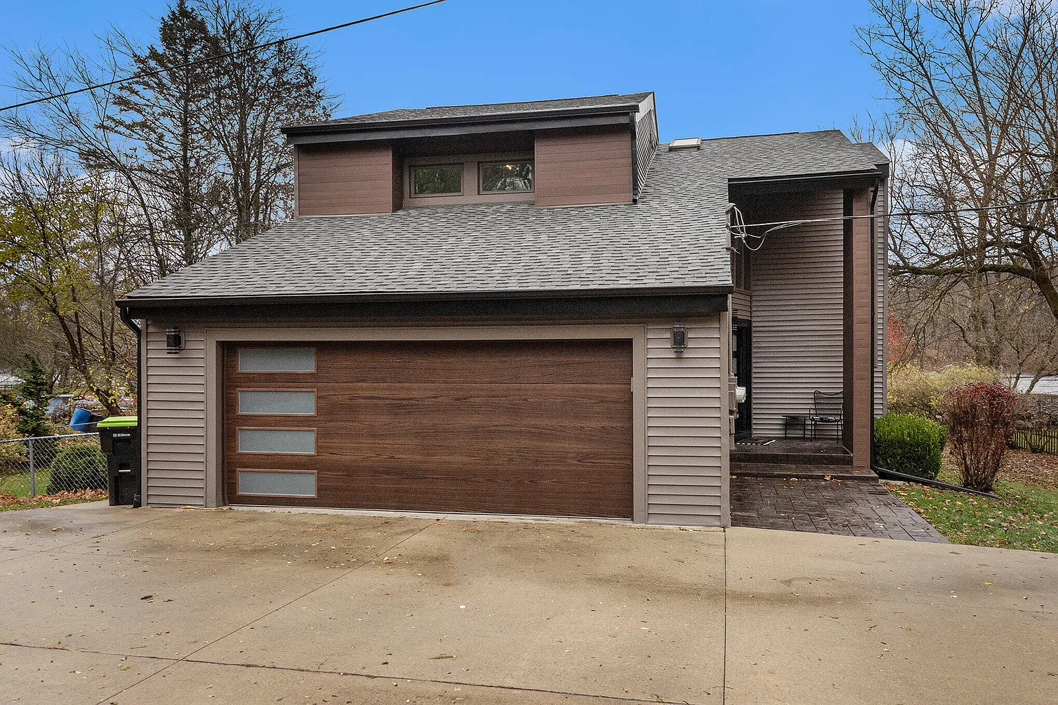 2740 Steeple Hl photo 1