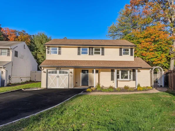 12 Bettina Court, Huntington Station, NY 11746