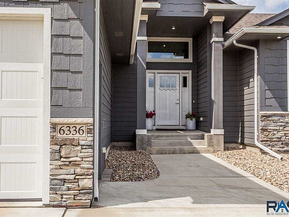 4th image of 6336 S Badlands Ct