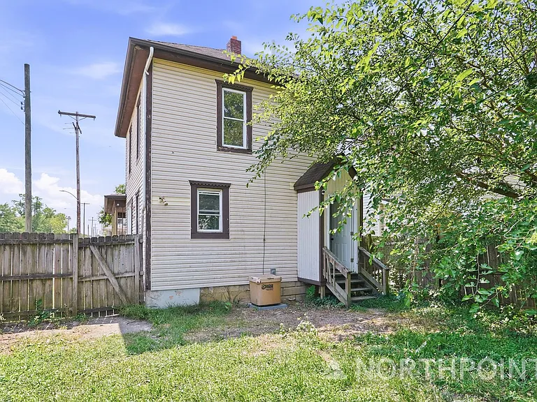 578 Stewart Ave — Photo 15