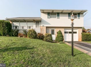 115 Winston Dr, Mechanicsburg, PA 17055