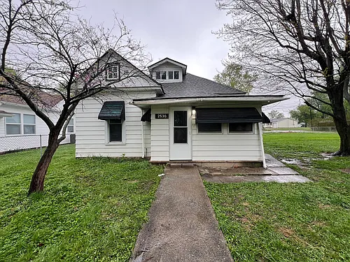 2536 S East St Photo 1