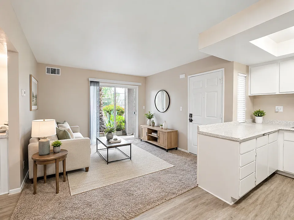 553 N Santa Fe St #99