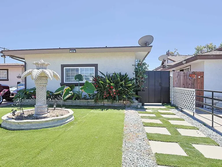 142 L St — Photo 1