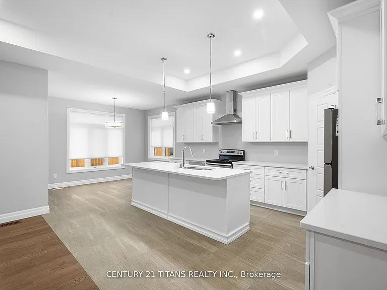 19 Tracy Dr — Photo 10