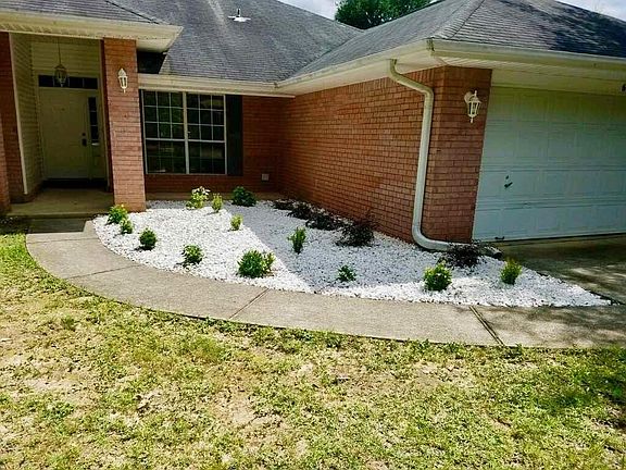 4th image of 6043 Mayberry Ln