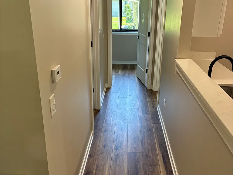 212 E Chimney Hill Dr — Photo 5