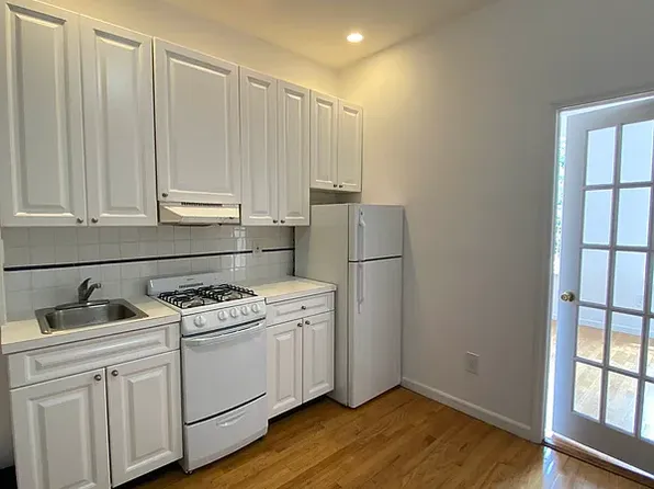 247 East 62nd Street image 1 of 8