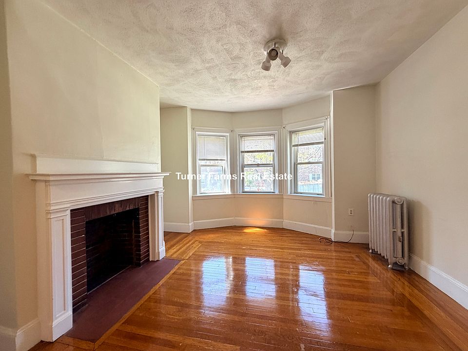 1st image of 163R Summer St #1R