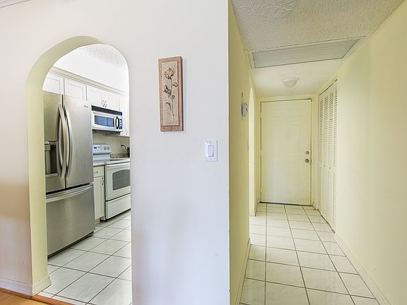 Entryway with Double Arches 