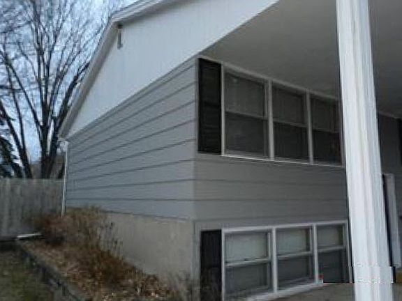 5th image of 2511 13th Ave E