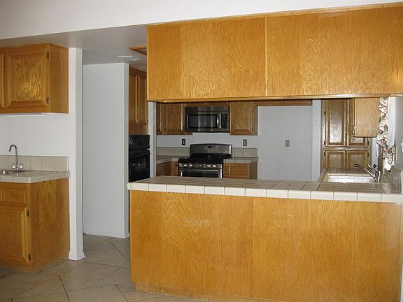 5th image of 15608 Via Hermosa St