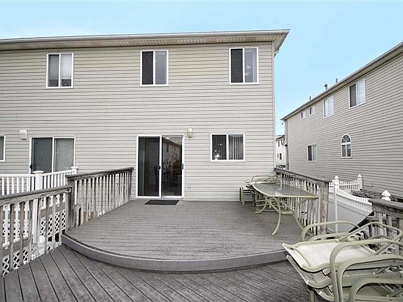 3rd image of 24 Bergen Beach Pl