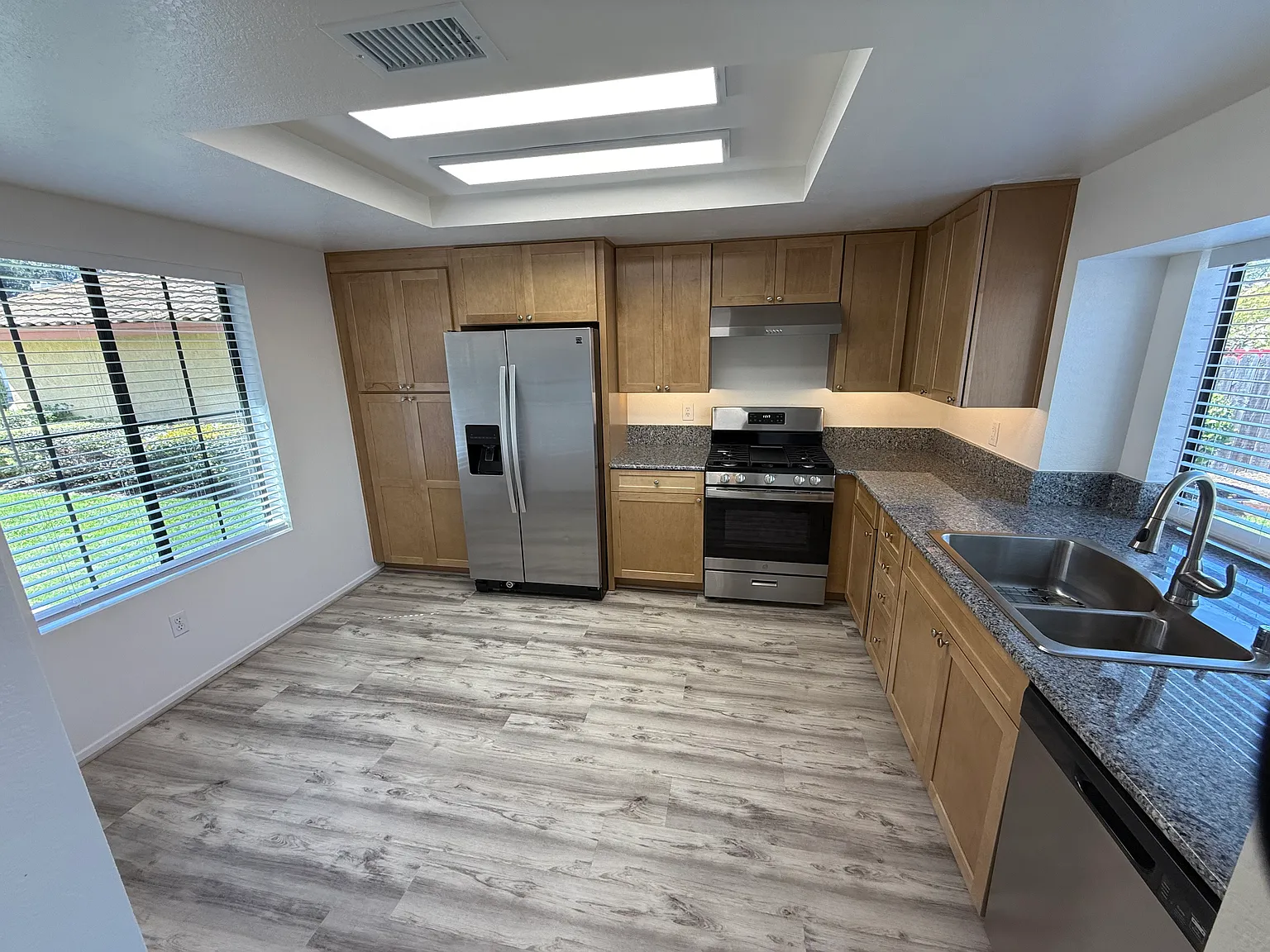 3 bed, 2.5 bath, 1451 sqft, $3,495 — Photo 1
