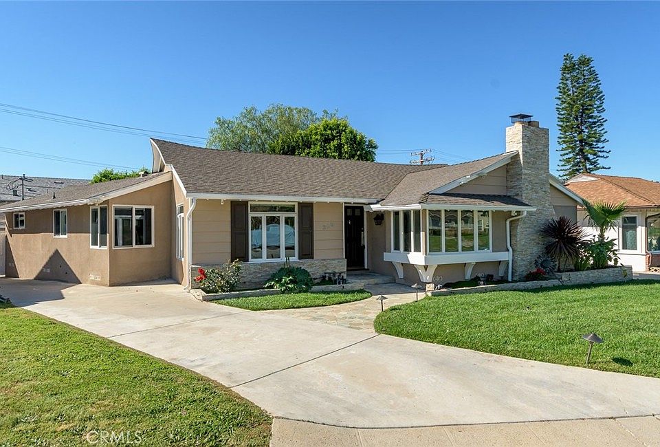 1st image of 306 Parkwood Dr