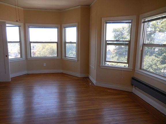 3rd image of 610 E 19th St APT 308