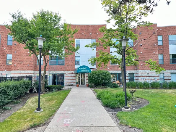 3265 Kirchoff Rd APT 121, Rolling Meadows, IL 60008