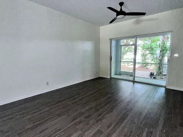 8239 Pacific Beach Dr — Photo 10