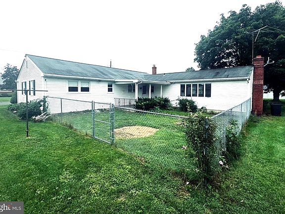 2nd image of 538 Fordham Ave