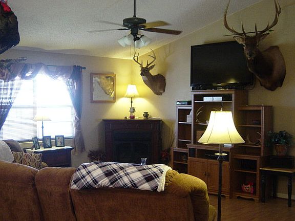 2nd image of 200 Grindstone Ln