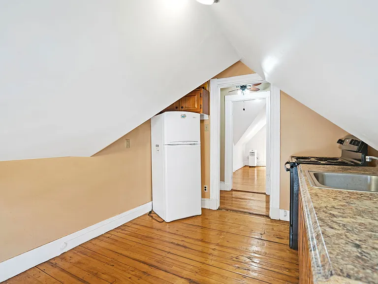 49 Elmore St #3 — Photo 10