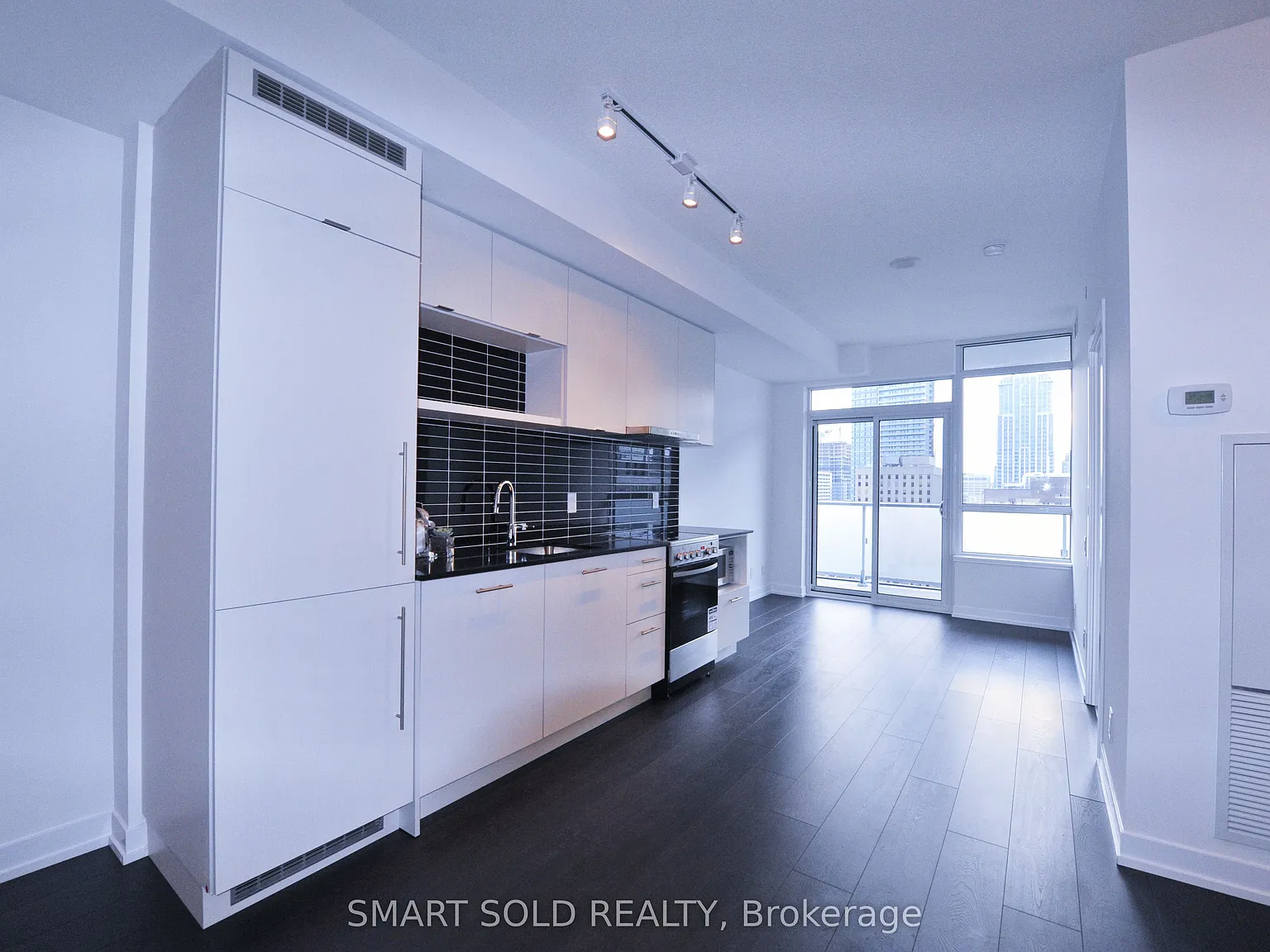 2 bed, $2,400 — Photo 4
