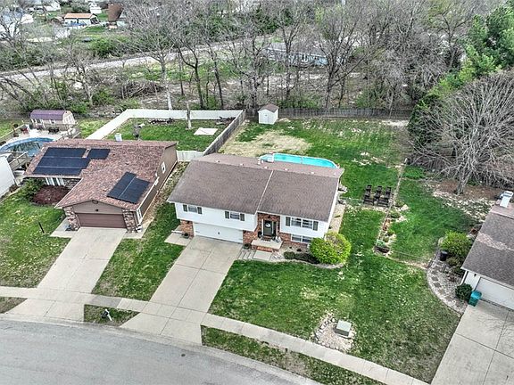 3rd image of 2926 N Primrose Ln