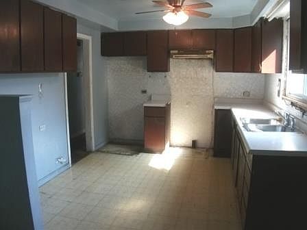 5th image of 842 Lange St