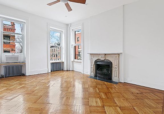 2nd image of 80 Joralemon St APT 2A