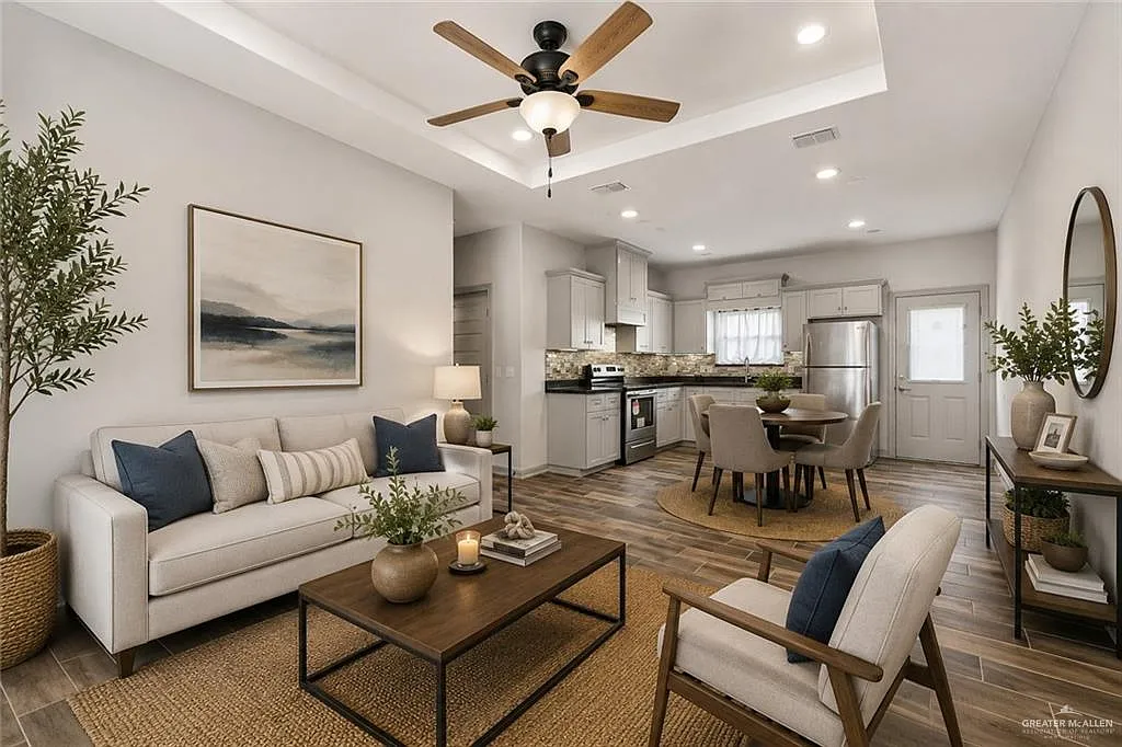 2 bed, 2.0 bath, 987 sqft, $1,000 — Photo 3