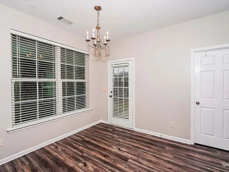 3549 Grand Central Ave — Photo 7