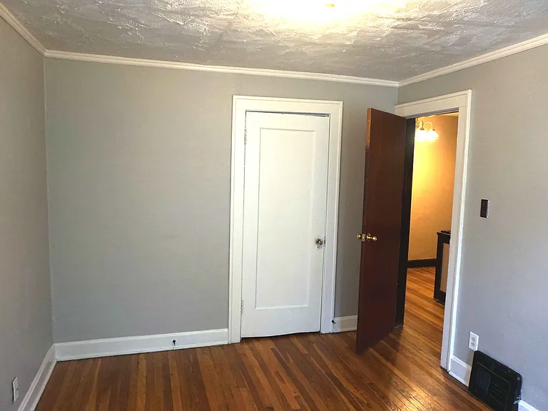 4957 Troostwood Rd — Photo 15