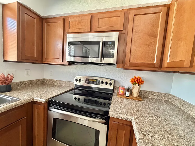 765 N Arrowhead Dr #2 — Photo 7