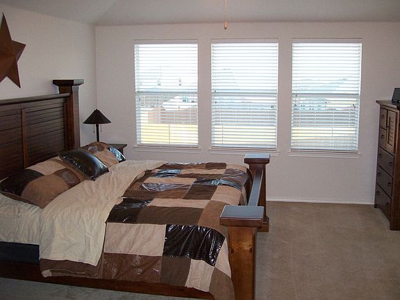 Master with sitting area