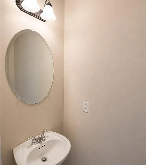 5817 Park Point — Photo 49