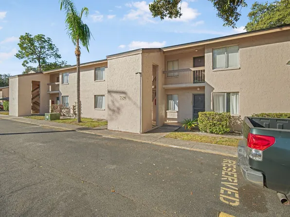 7529 Pitch Pine Cir APT D, Tampa, FL 33617