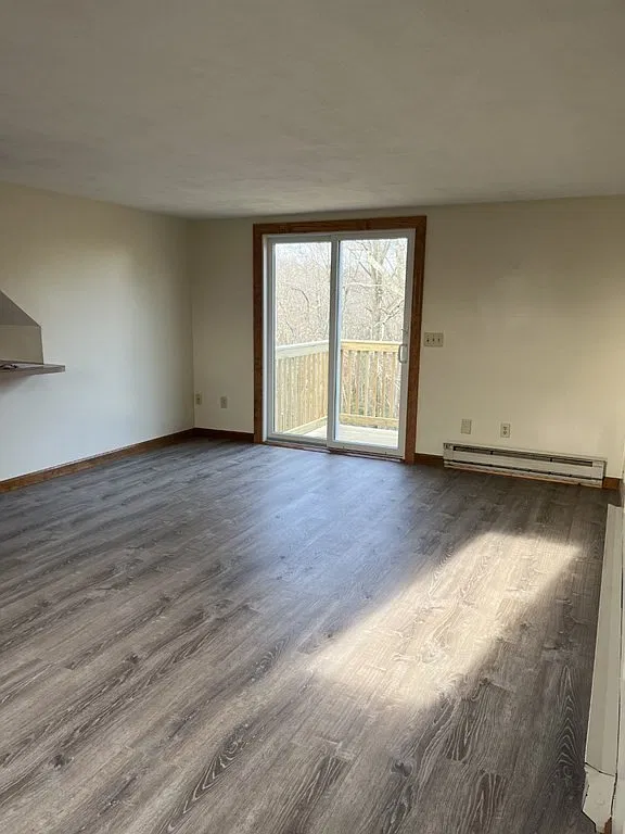 1 bed, 1200 sqft, $1,400 — Photo 2