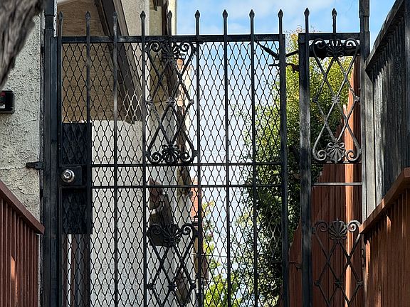 gate