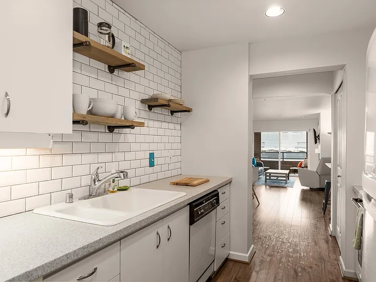 1504 Aurora Ave N #210 — Photo 5