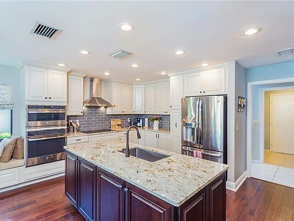 2nd image of 15106 Laurel Cove Cir