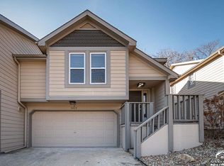 1413A Lawrence Ave, Lawrence, KS 66049