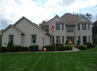 758 Bobwhite Dr, Hermitage, PA