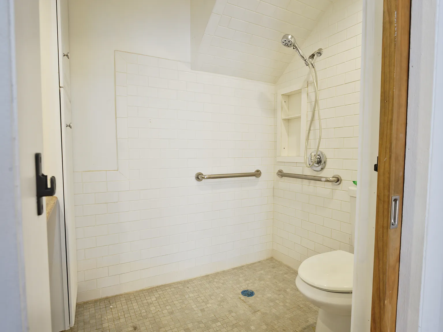 5 bed, 2185 sqft, $5,000 — Photo 1