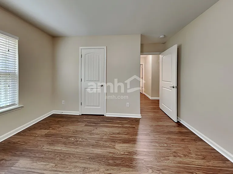 160 Grayson Ave — Photo 21