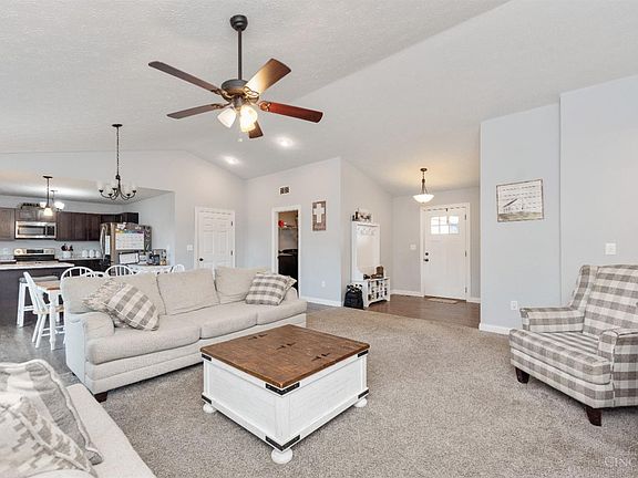 4th image of 110 Ella Rose Dr