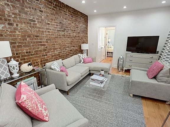 3rd image of 135 W 16th St APT 37