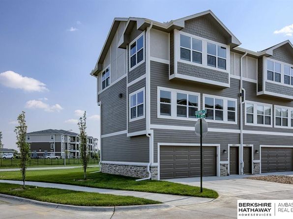 20854 S Plz, Elkhorn, NE 68022